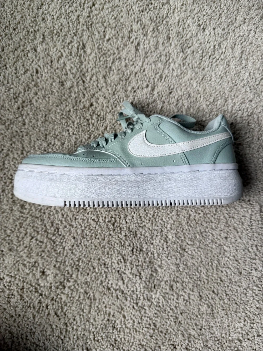 Nike Kids Mint-Teal Low-Top Sneakers with White Swoosh